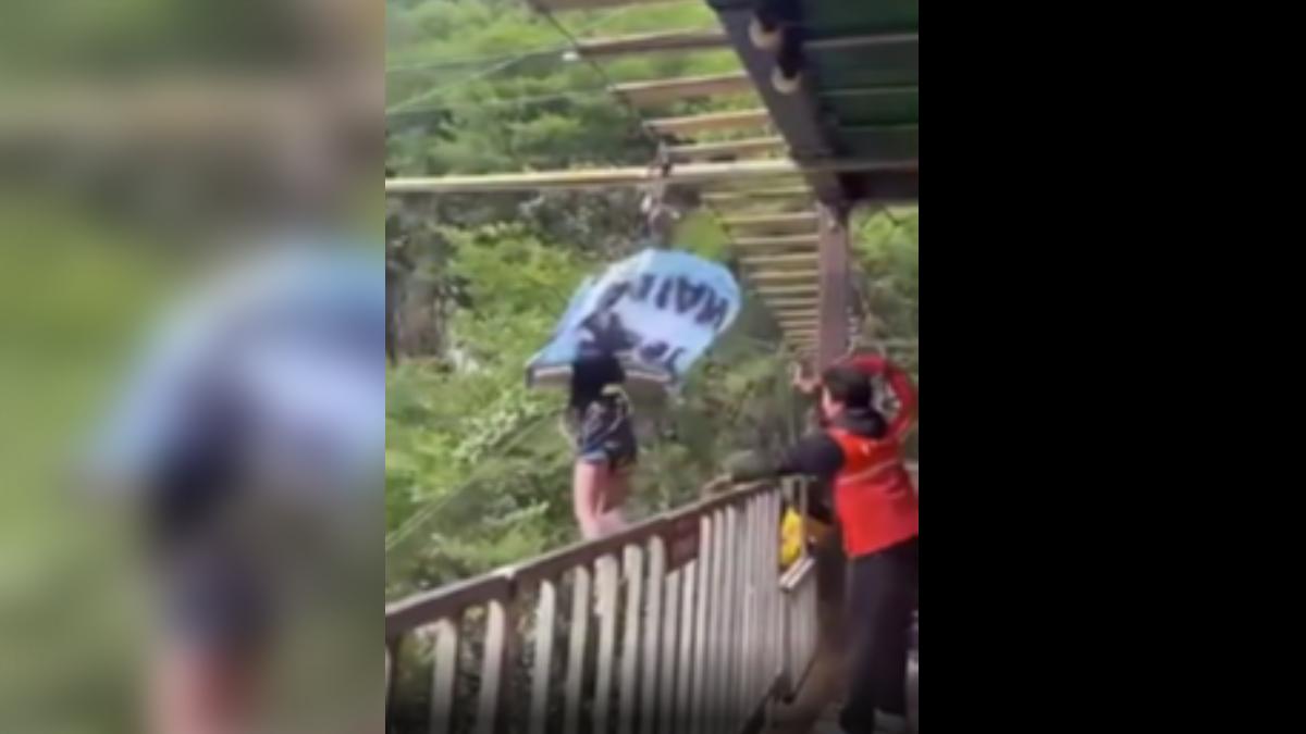 一名16歲少女在體驗瀑布鞦韆時,疑似因為繩索斷裂,導致她墜崖慘死。(圖/網路)