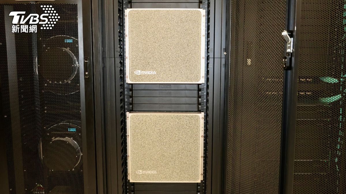 聯發科技打造全台首座NVIDIA DGX B200 SuperPOD運算叢集的AI訓練與推論平台。(圖/潘建樺攝)