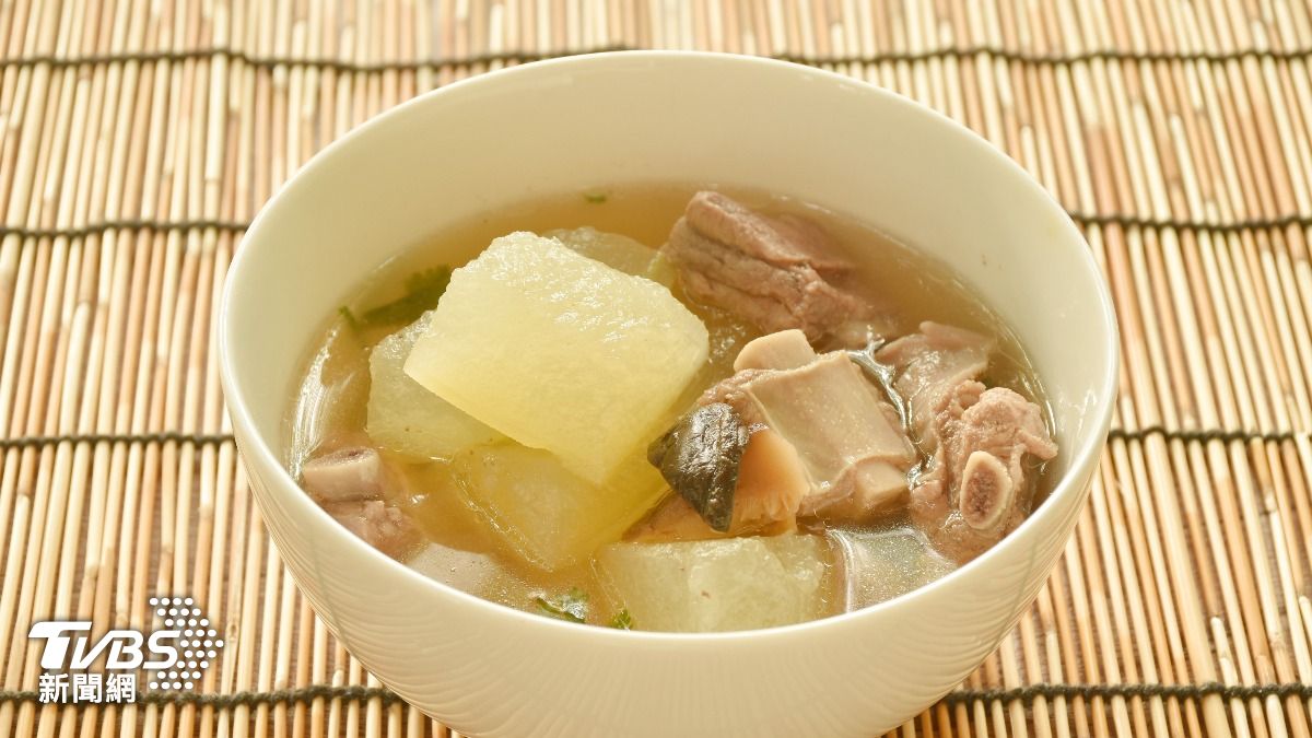 身體重、大便黏?醫揭「濕氣重」5大警訊:這碗粥早餐必吃