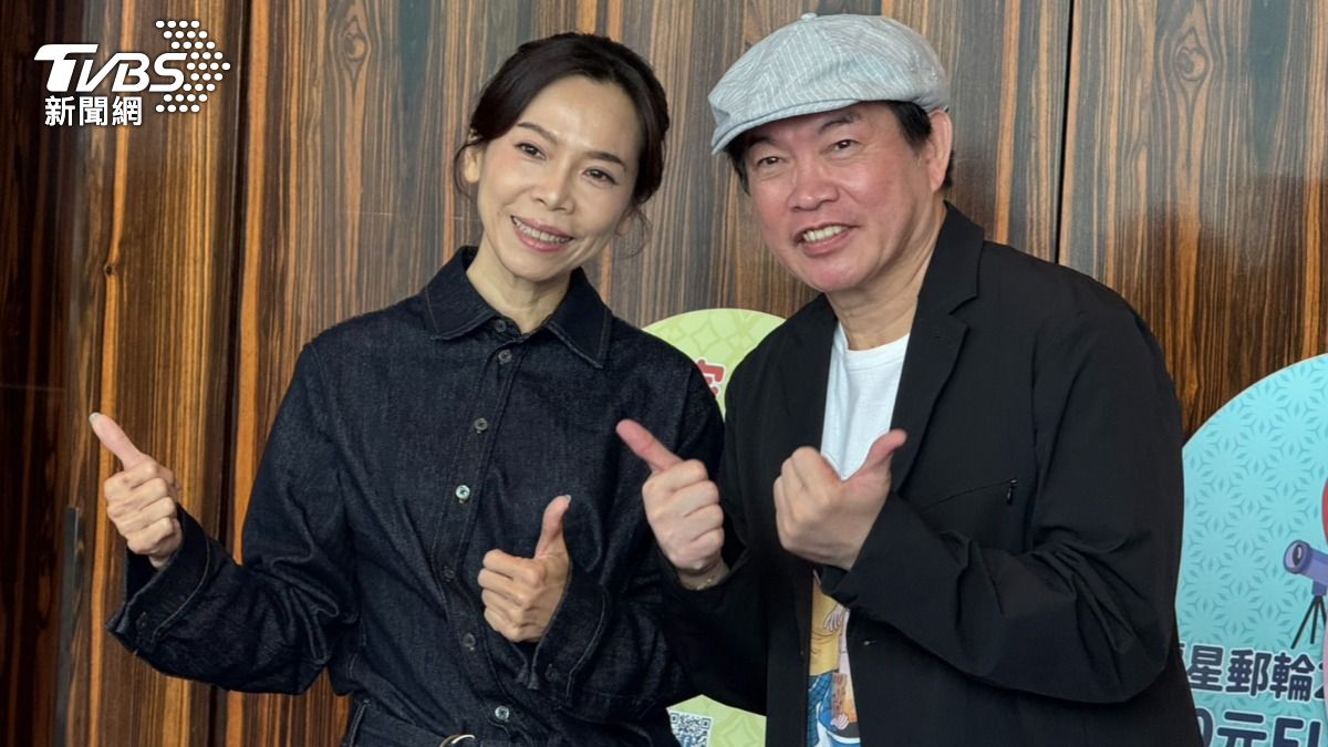 曾心梅(左)和康康今出席麗星郵輪活動發布記者會。(圖/陳薈涵攝)