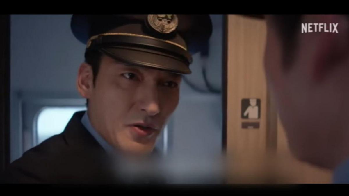 草彅剛也出演了NETFLIX電影《新幹線驚爆倒數》。(圖/翻攝自NETFLIX)