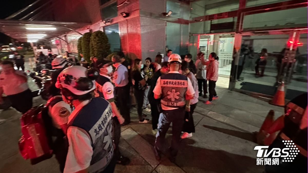 高雄日月光「化學液外洩」12員工緊急送醫 警消疏散76人