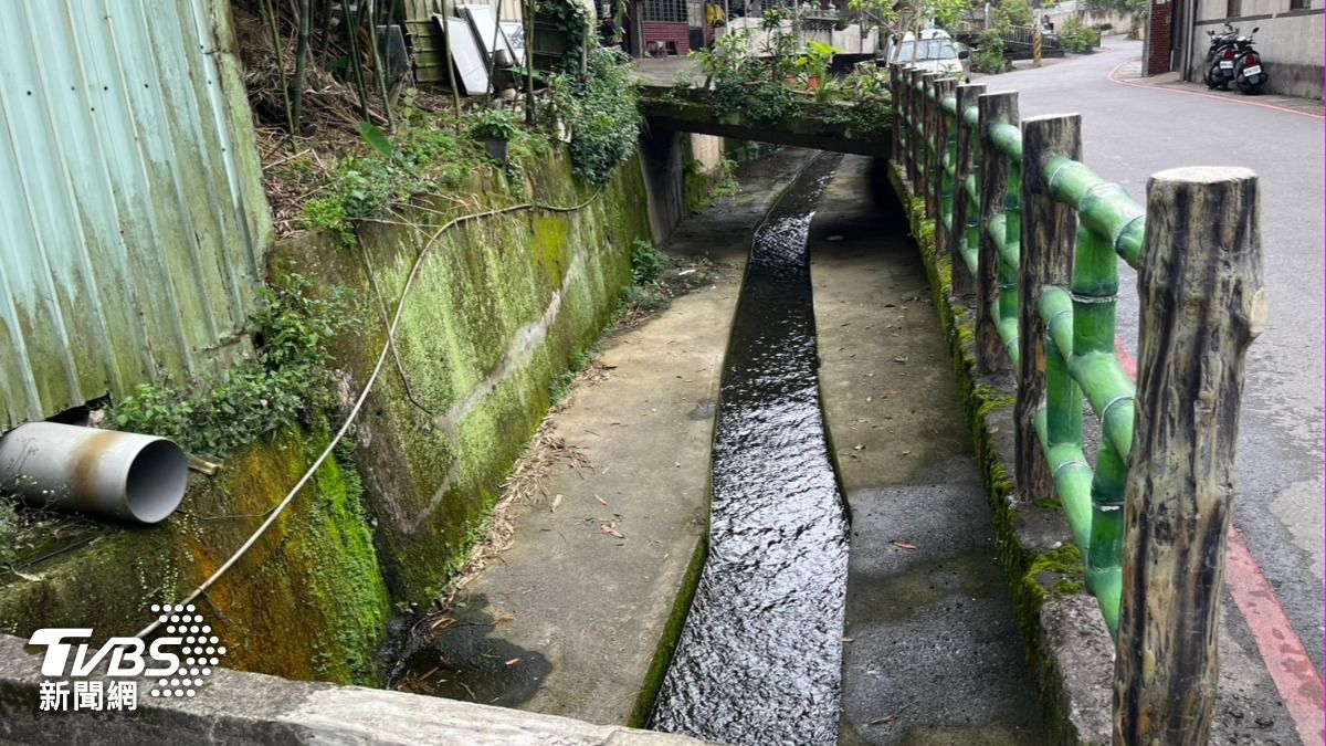 外出未返家！樹林77歲婦倒臥3米深水溝　救起已明顯死亡