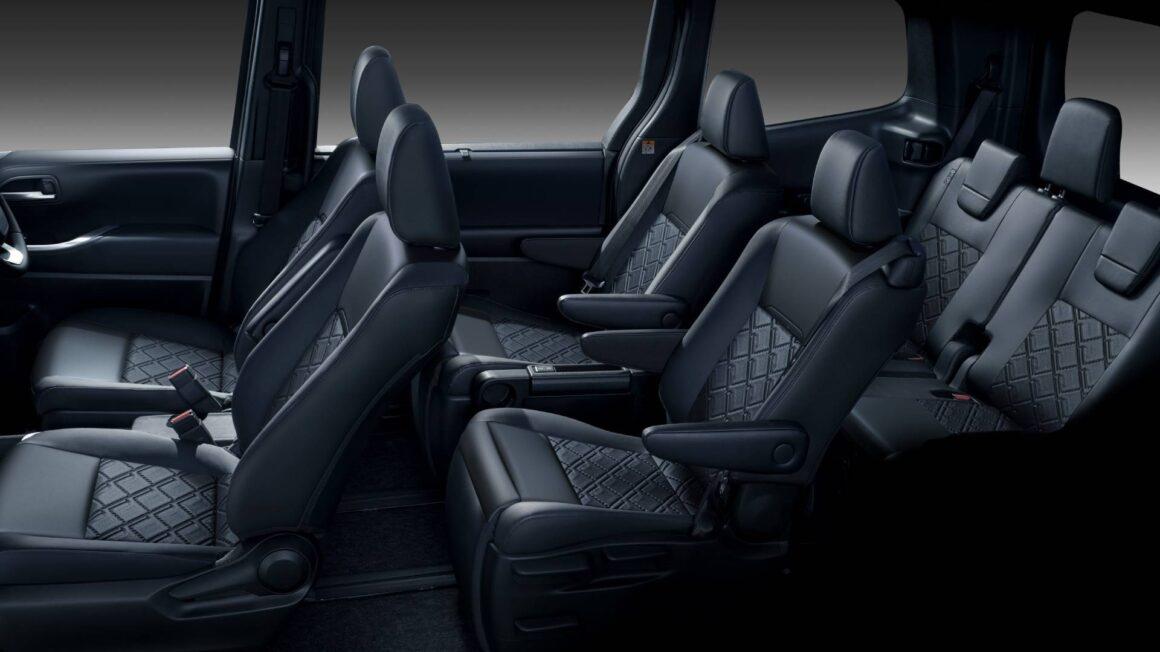 Toyota已確認,台灣將協助生產部分車型,再以逆輸出方式回銷日本,以協助緩解日本當地產能壓力。(圖/Toyota)