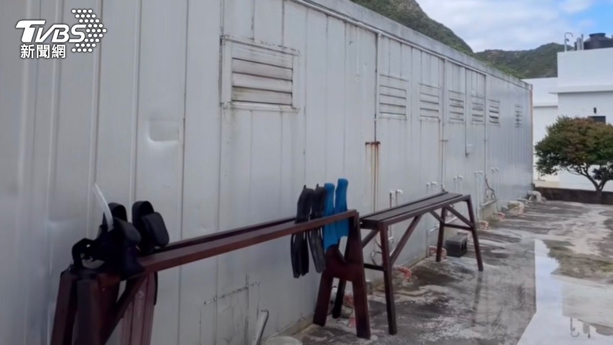 台東綠島某民宿位在海景第一排的熱門精華位置，卻被爆出是違章建築，本月驚傳發生偷拍案。（示意圖／網友_stacysea._提供）