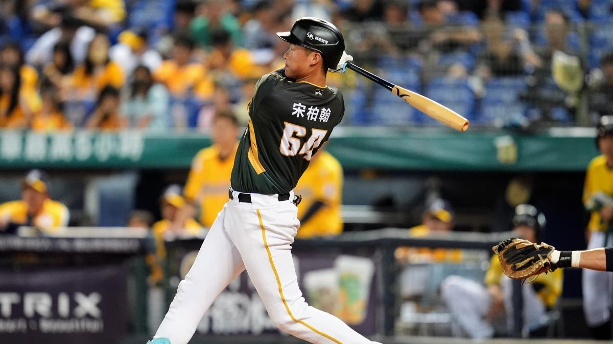 中職/宋柏翰「首安即首轟」寫隊史紀錄!雄鷹6比0完封兄弟