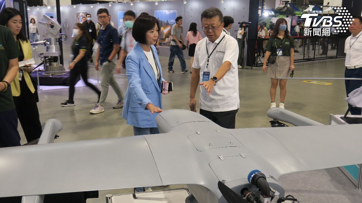 台中多傳產。光學、機械、五金已升級成「無人機產業」。無人機和豆腐,都是台中傳產升級的典範,何欣純盼立院通過1.25兆國防特別預算,別把無人機發展砍掉。(圖/柯勝雄攝)