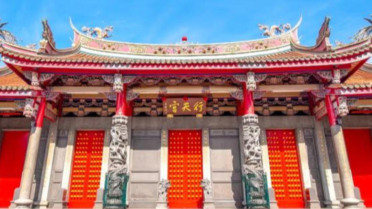 行天宮題字醜?網友問「于右任得過獎嗎」 網掀論戰吵翻