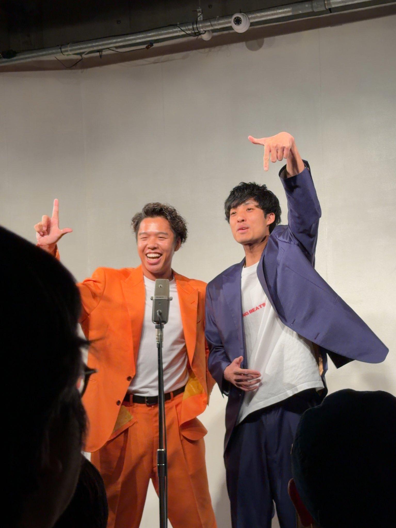 齋藤常以「女友視角」分享Mac(左)的諧星活動。(圖/翻攝自OwaraiMm推特)