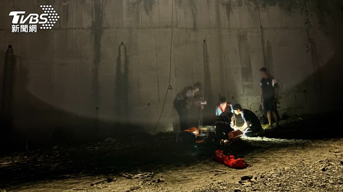 高雄六龜大橋「女子墜落」重摔！當場無呼吸心跳　警消急搶救