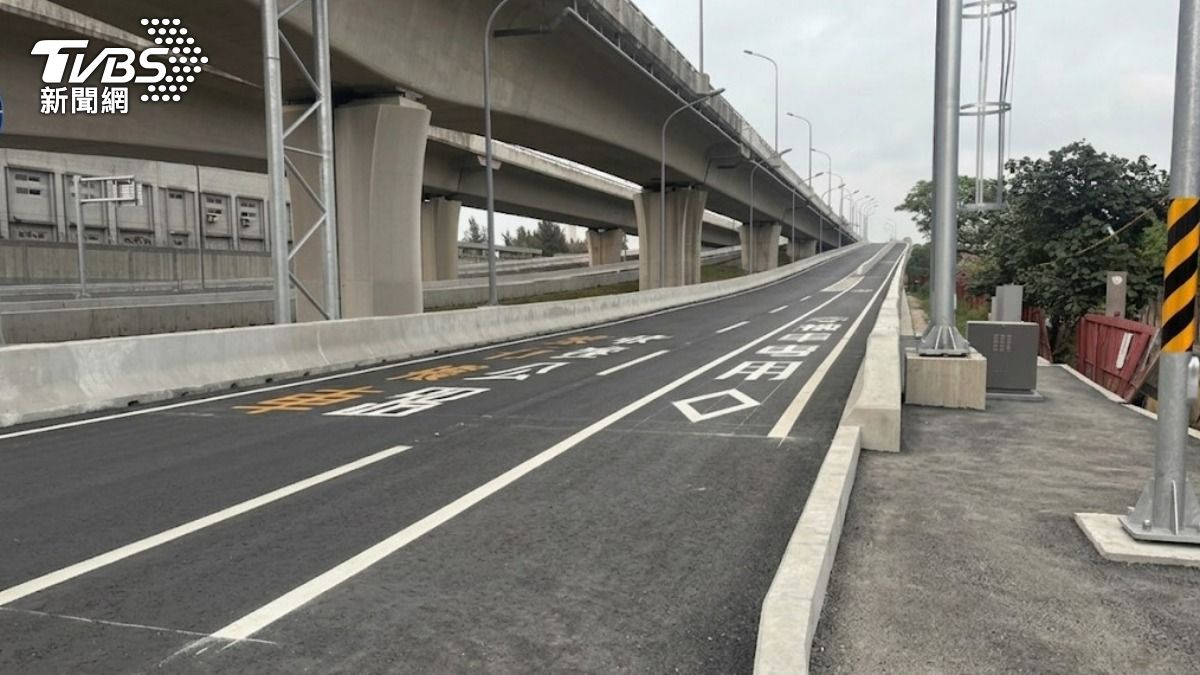 淡江大橋12日將通車,預估可節省近半小時通車時間。(圖/TVBS)