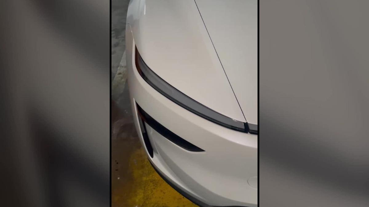 特斯拉車主求救風扇狂響。(圖/翻攝臉書社群)