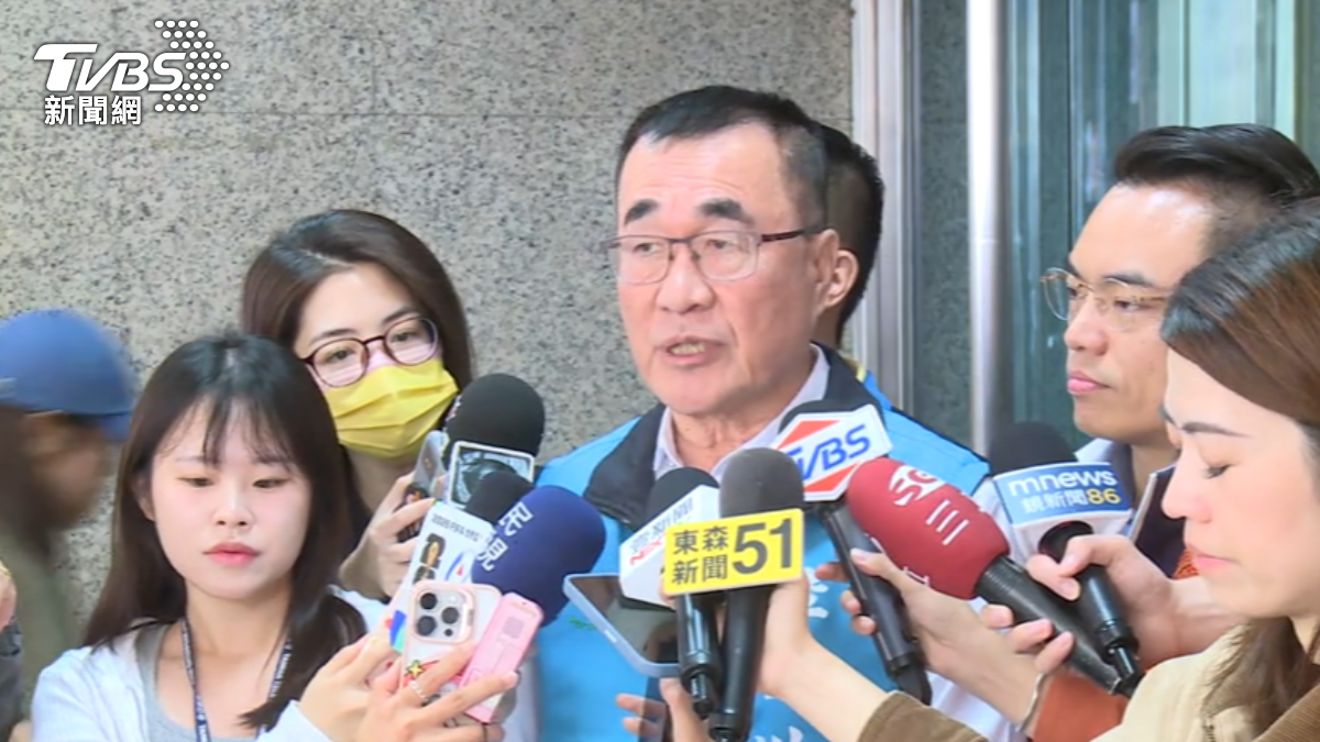 針對土地與家族爭議,李四川強調依法辦理,反批對手抹黑出身。(圖/TVBS)