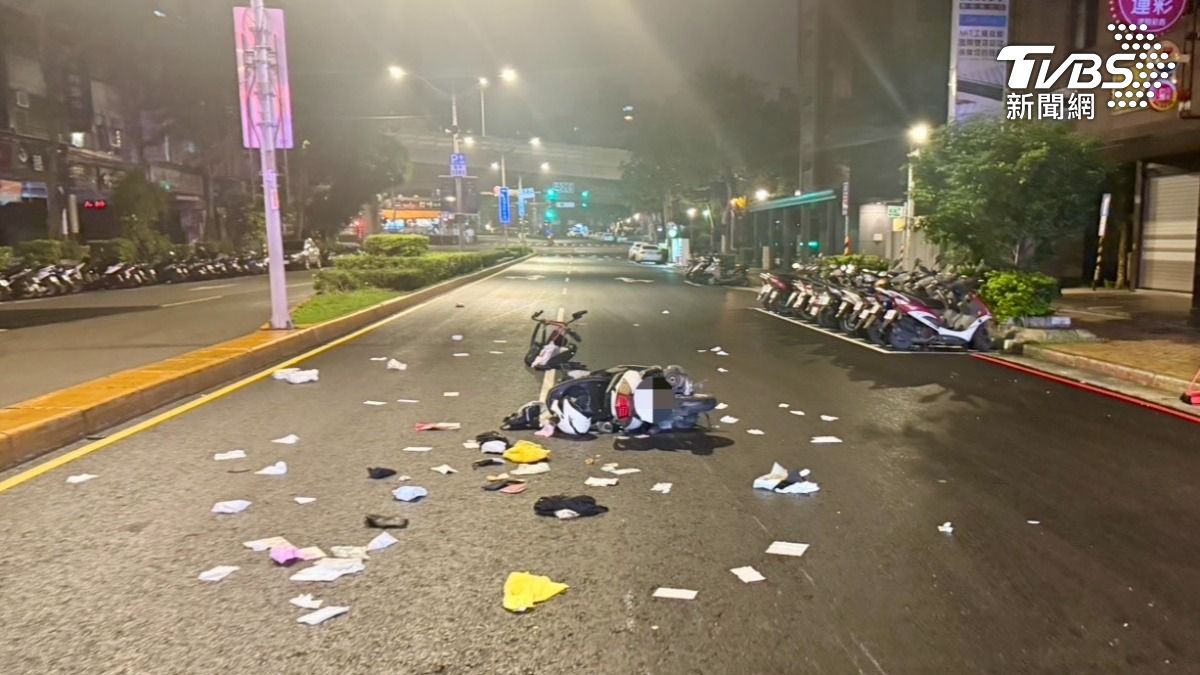許姓騎士避讓不及發生碰撞,導致許孫二人雙雙倒地。(圖/TVBS)