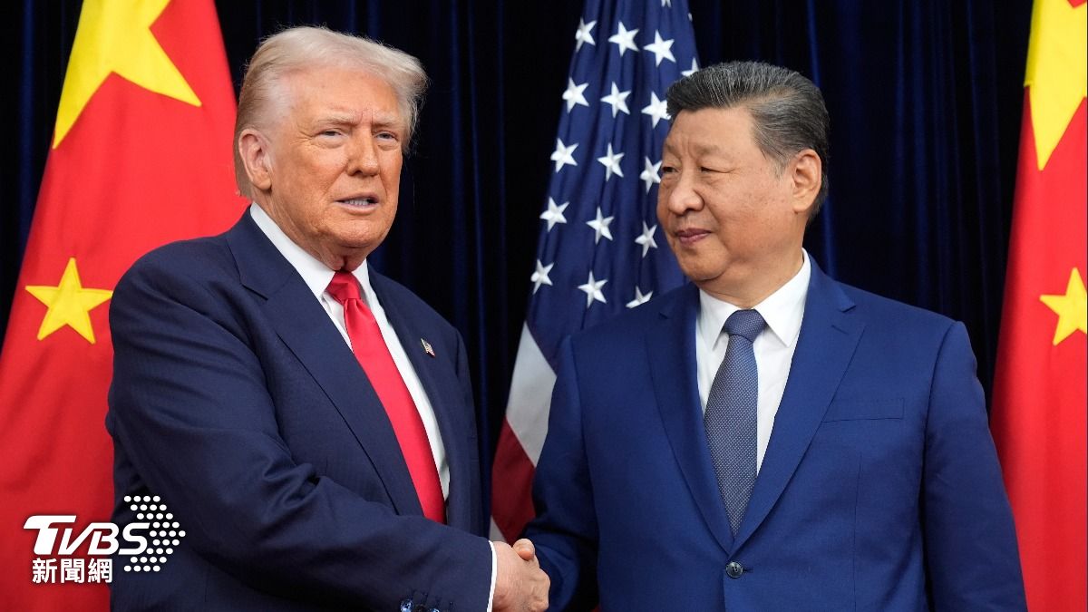 美國總統川普(左)本周將出訪中國、與國家主席習近平(右)會面。(圖/達志影像美聯社)