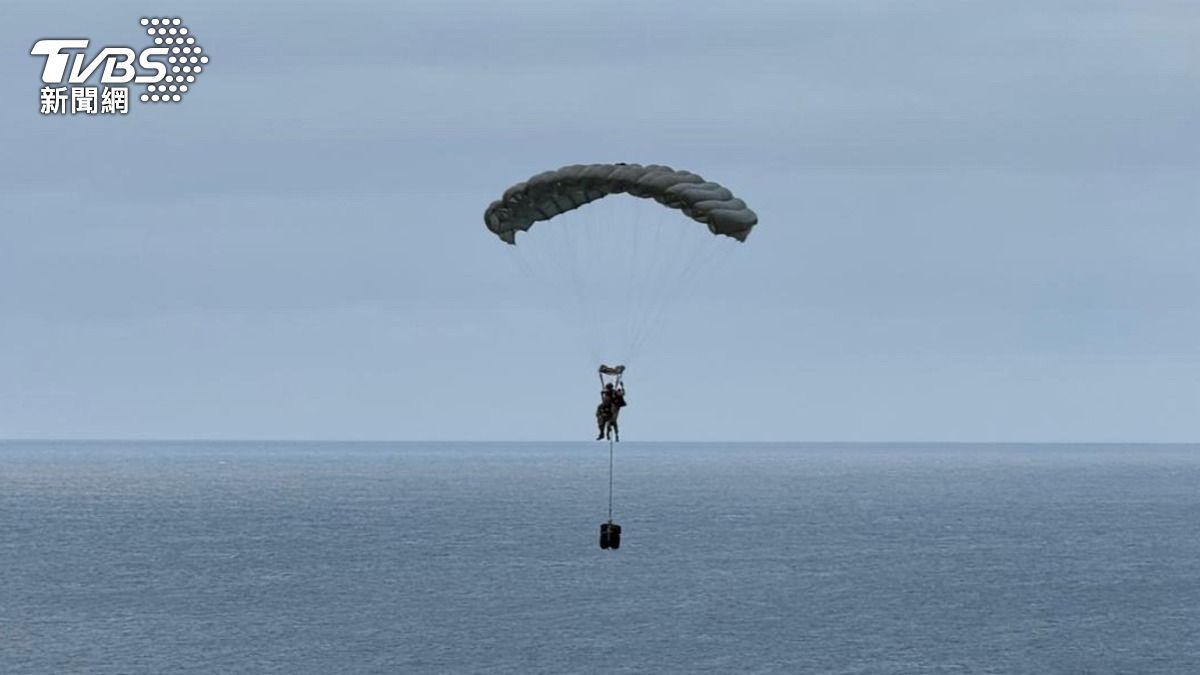 全球「最偏遠海島」爆漢他病例！英傘兵空降搶命　登島畫面曝光