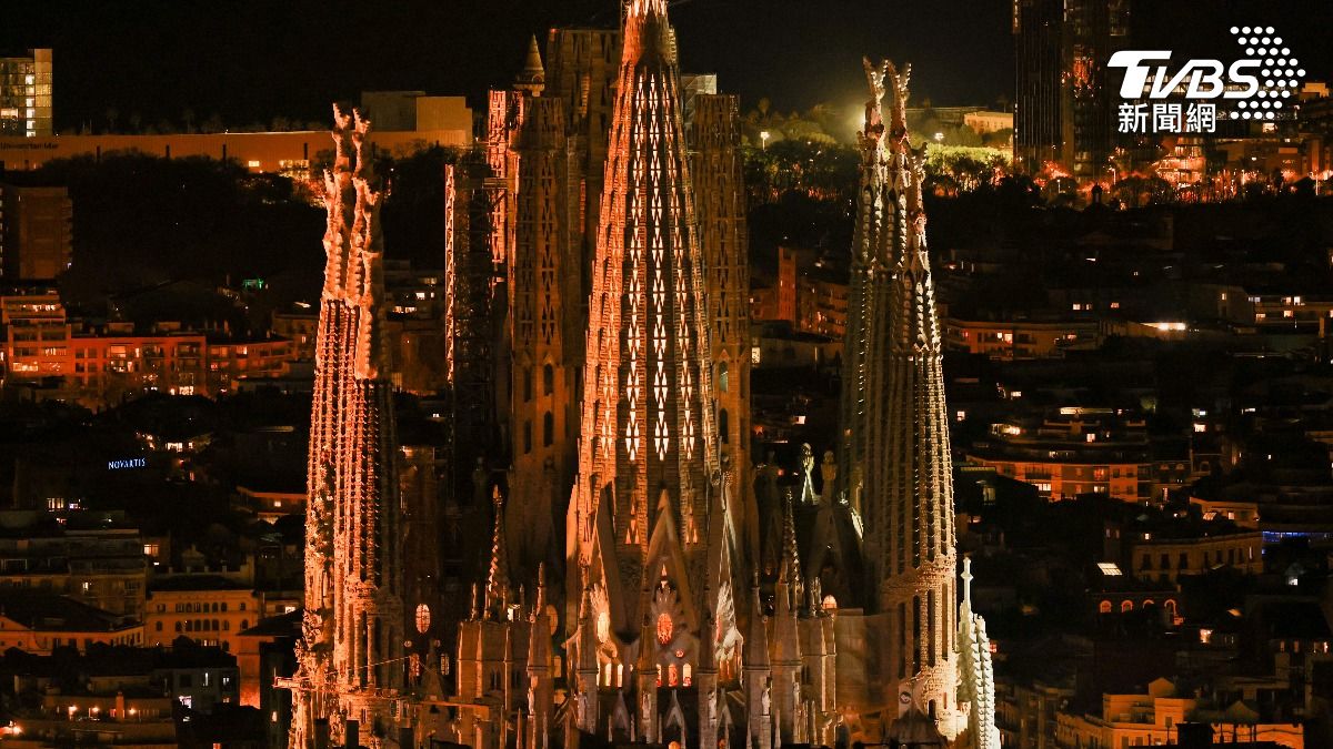 西班牙巴塞隆納聖家堂(Sagrada Família)耶穌基督塔完工達到172.5公尺,教宗良十四世(Pope Leo XIV)將親臨現場,主持隆重彌撒。(圖/達志影像路透社)
