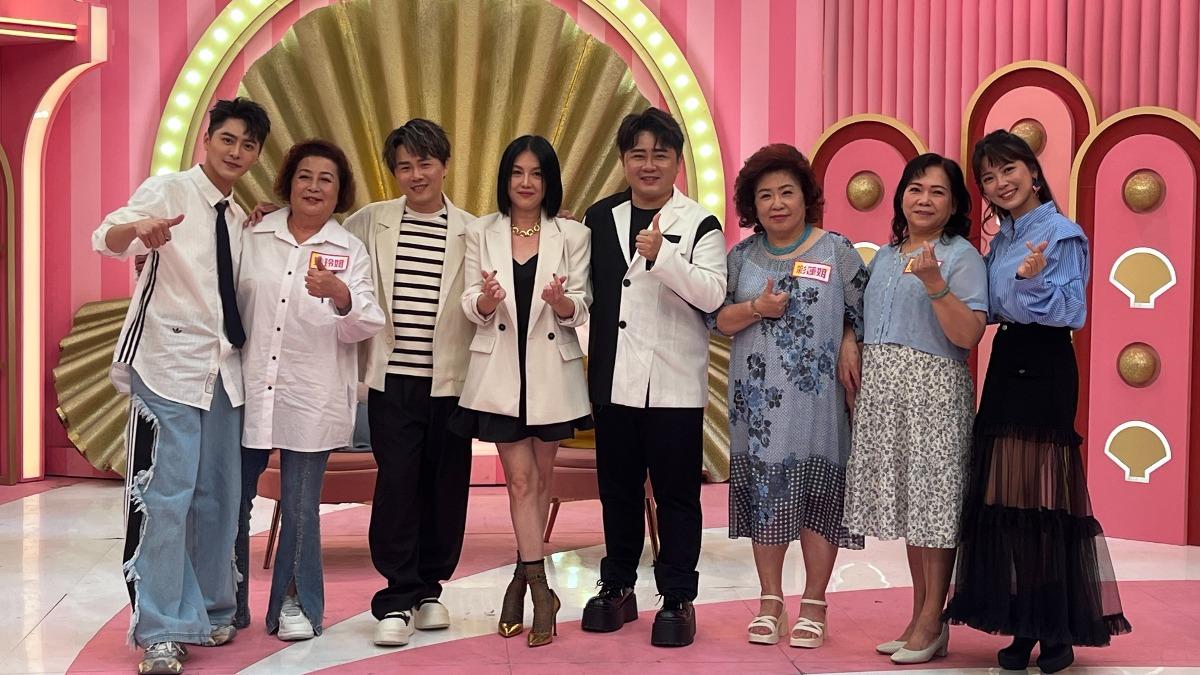 主持人與來賓分享過往母親節趣事。（圖／三立提供）