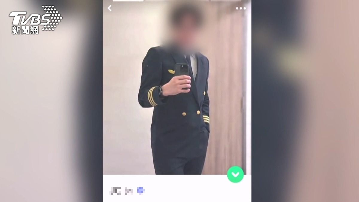 去機師家遭偷拍!女搶手機反鎖浴室報警。(圖/受害人提供)