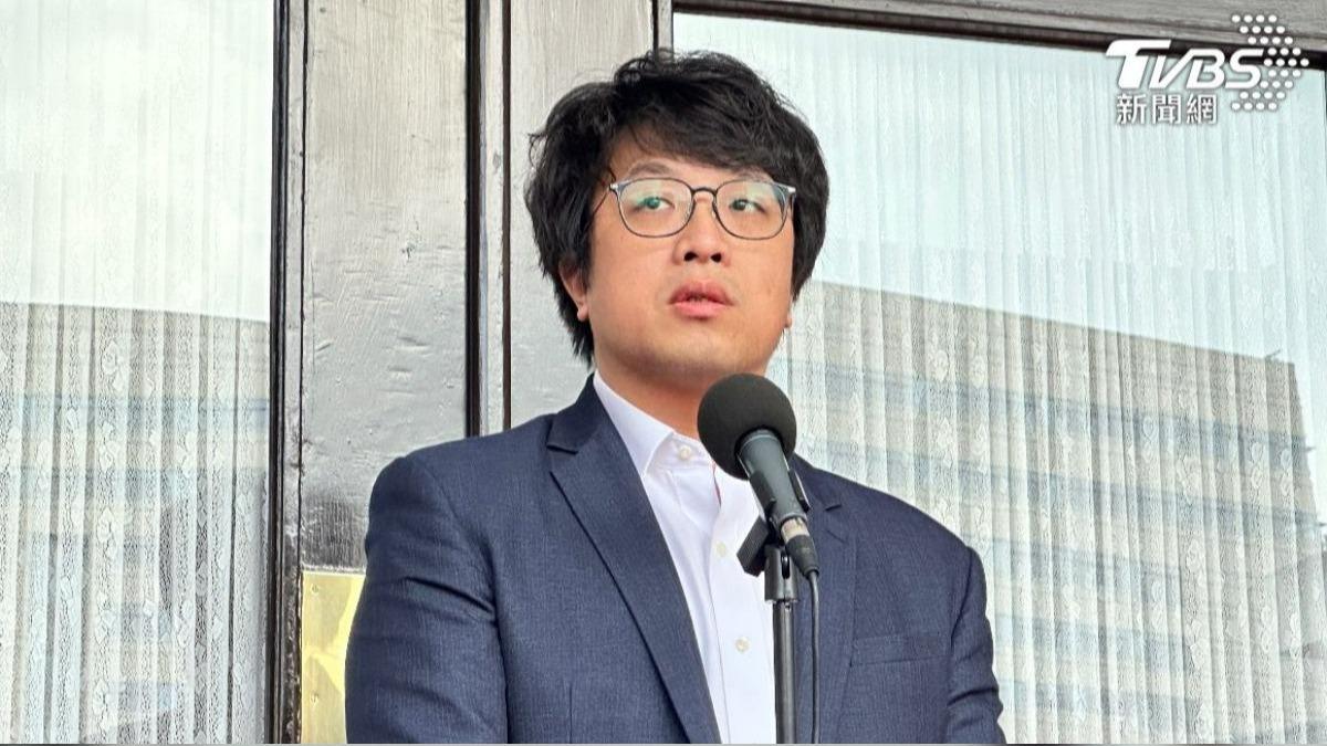蔣萬安對手確定了!民進黨週三徵召沈伯洋選北市 賴清德親授戰旗