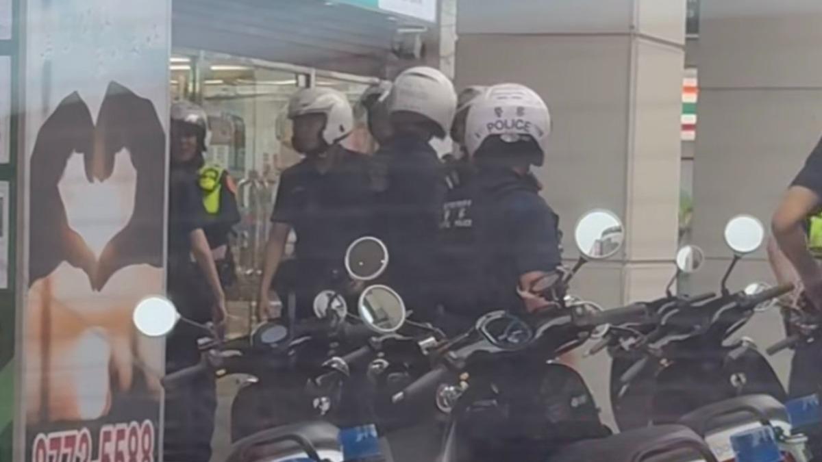 北市東區下午持刀糾紛事件,引發路人驚慌。(圖/Threads l1xazzz授權使用)