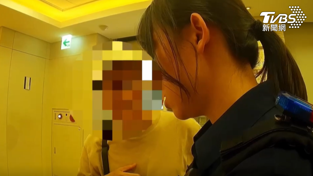 男與美女照片聊天，見面前，竟要先付4500元平台費。（圖／TVBS）