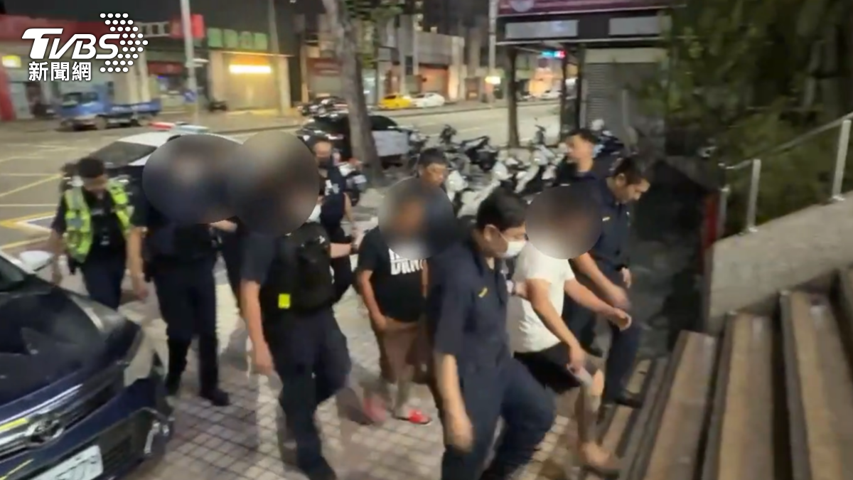 這起街頭鬥毆事件,涉案人員經警詢後,已依刑法傷害及妨害秩序等罪嫌移送偵辦。(圖/TVBS)