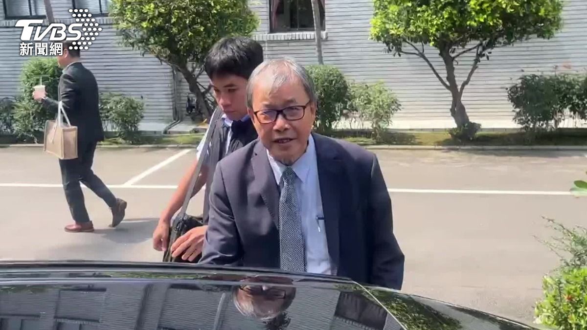 針對區桂芝的相關言論惹議,教育部長表示應該謹守分紀。(圖/TVBS)