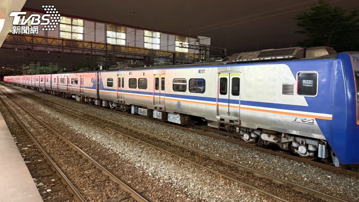 區間車「煞車咬死」竄火花!誤點57分鐘 台鐵:已協助旅客轉乘