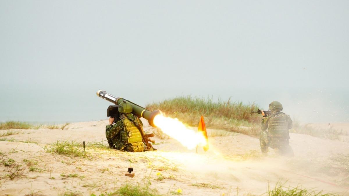 標槍飛彈穿甲厚度可達75公分,可攻敵軍頂部裝甲。(圖/民眾提供)