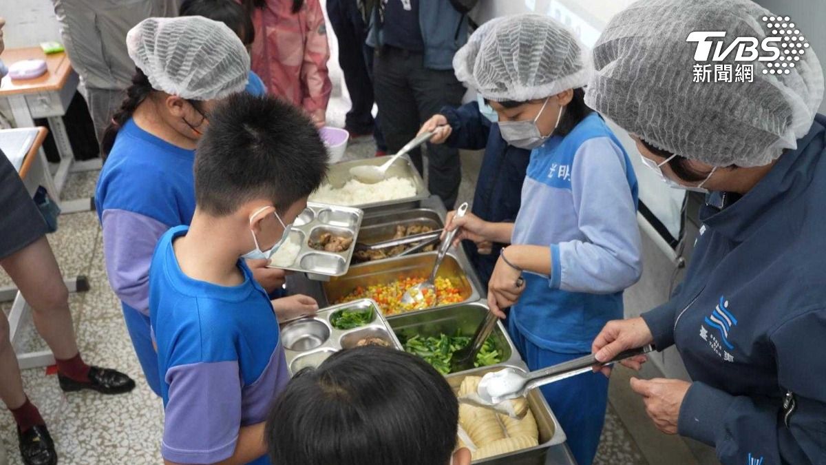 均衡營養 睡眠充足是長高關鍵(圖/TVBS)
