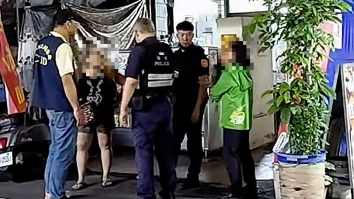 逃逸移工持武士刀欲借放!遭老闆娘拒絕 下秒爆走「砸店濺血」