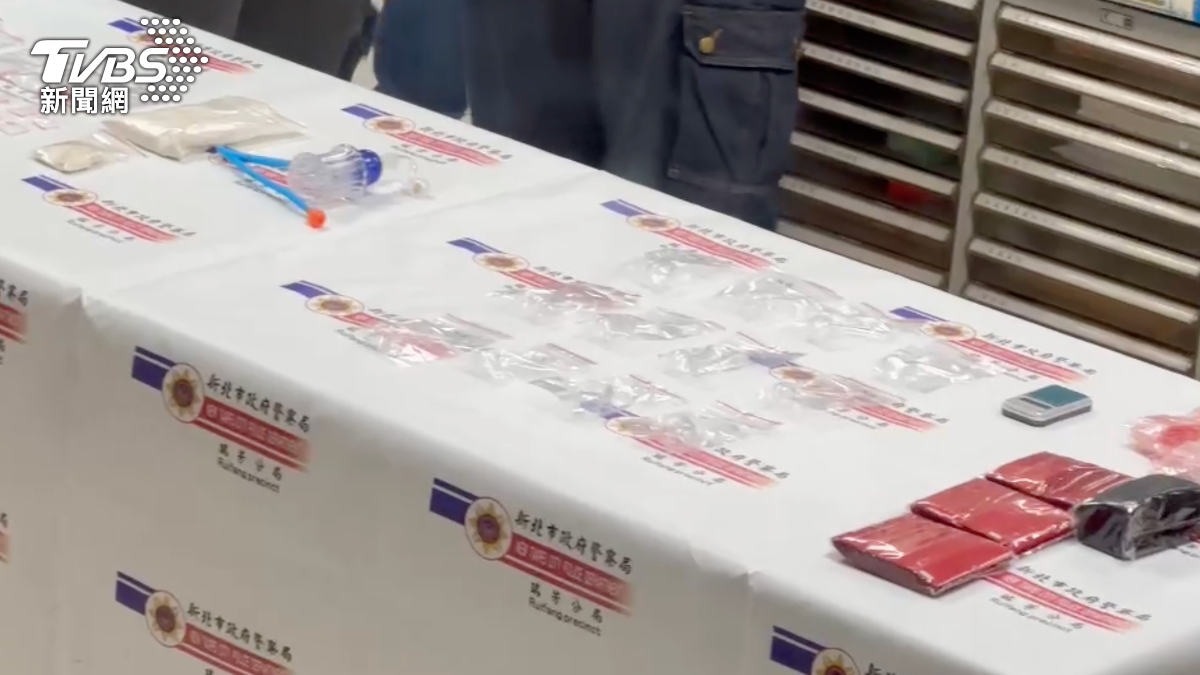 警方查獲毒品等相關證物。(圖/TVBS)