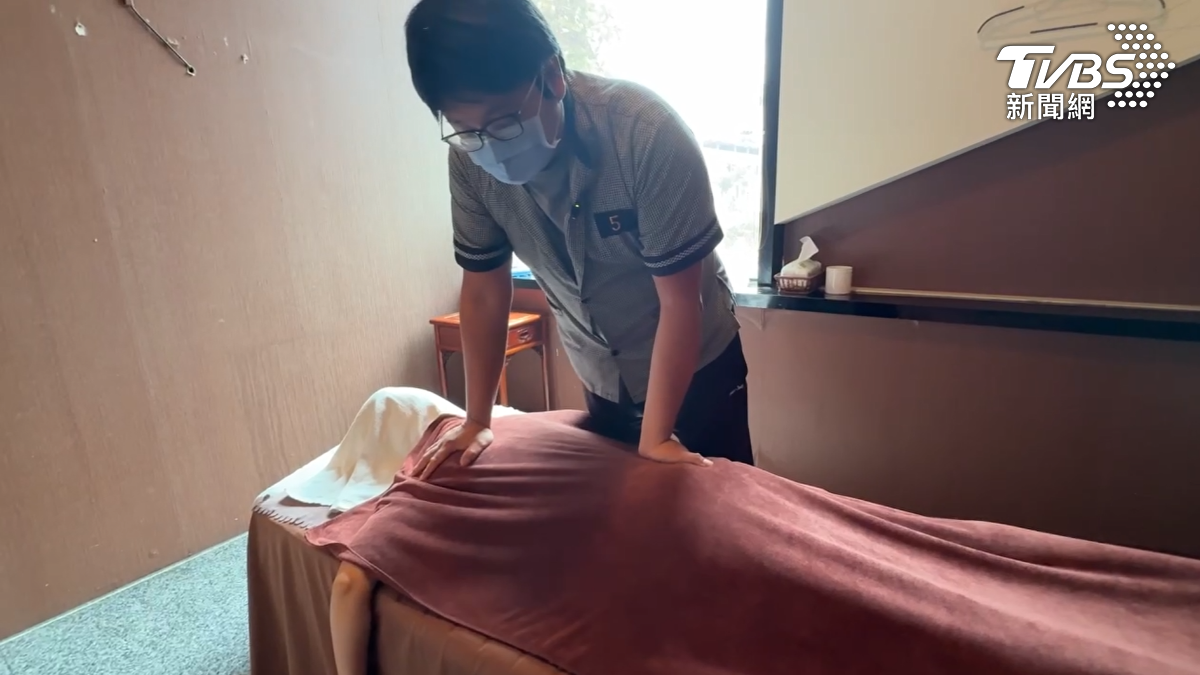 業界人士說明，專業技師在按摩敏感部位時，通常會盡量避免直接碰觸，會再墊一層布進行操作，不會直接按壓到不該觸碰的地方（圖／非當事店家）