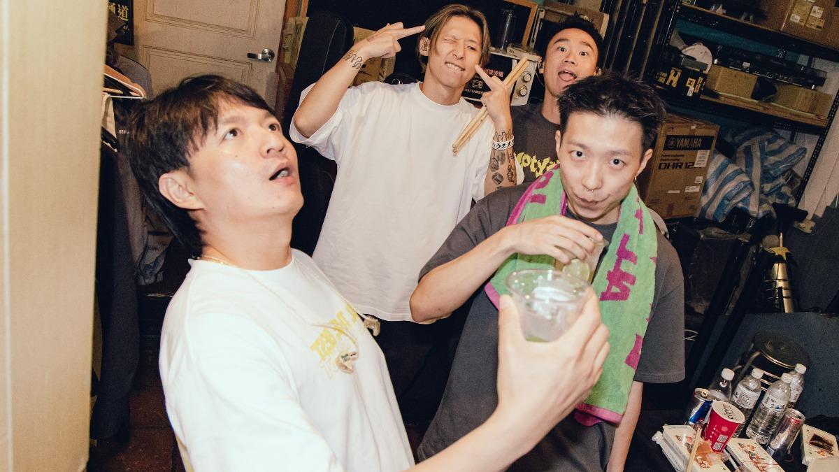 樂團主唱才升格當爸!無預警宣布「好消息」:可以自由切換