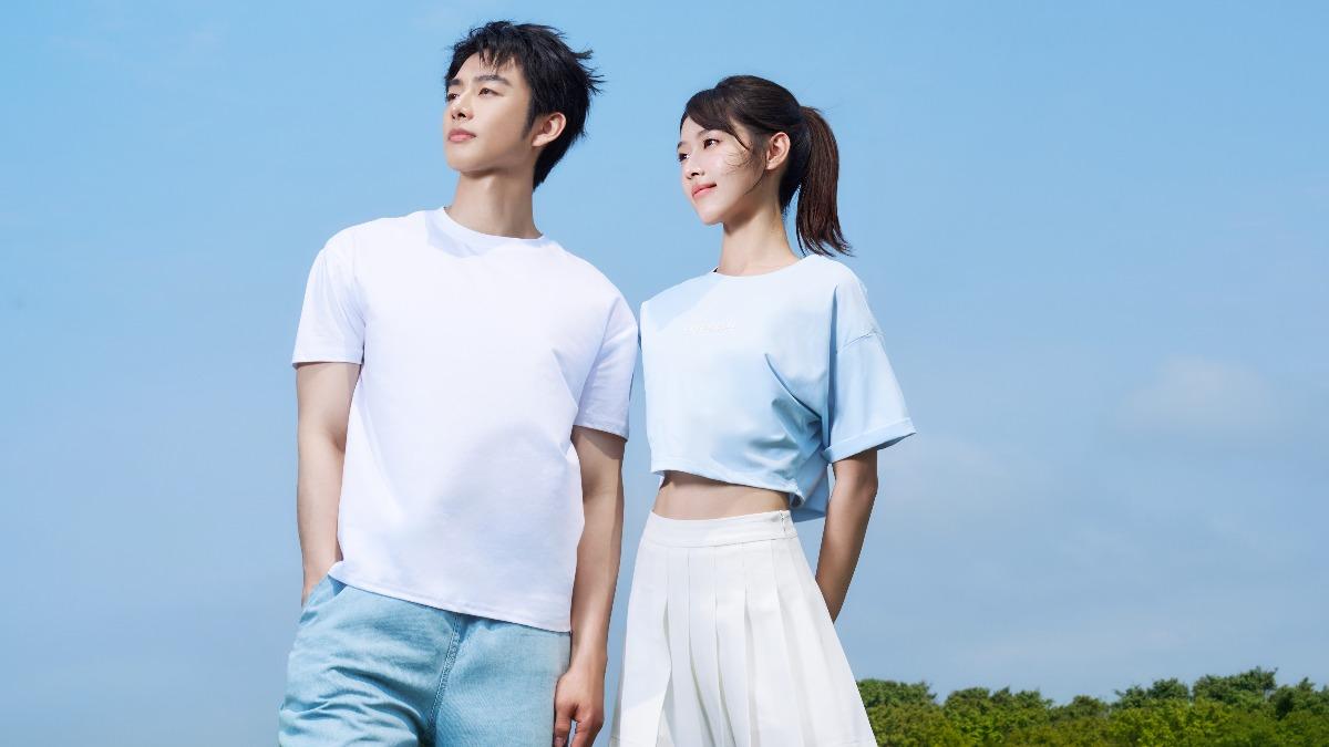 「陽光CP」何曼希、蕭子墨首合體代言！連拍24小時哀嚎：比三鐵還硬