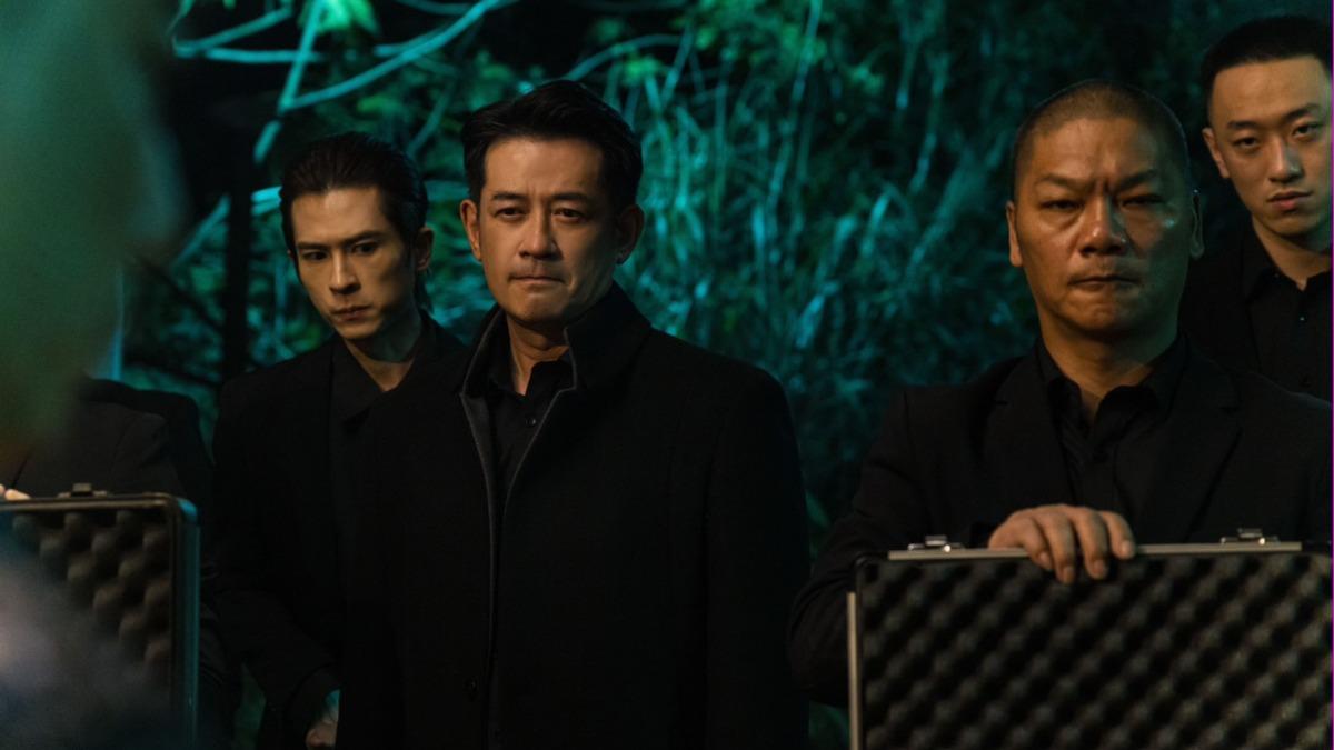 柯叔元客串《男公館》,上演黑吃黑對峙戲。(圖/艾瑞克艾斯提供)