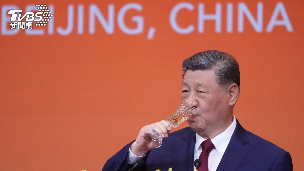 習近平舉杯。(圖/達志影像美聯社)