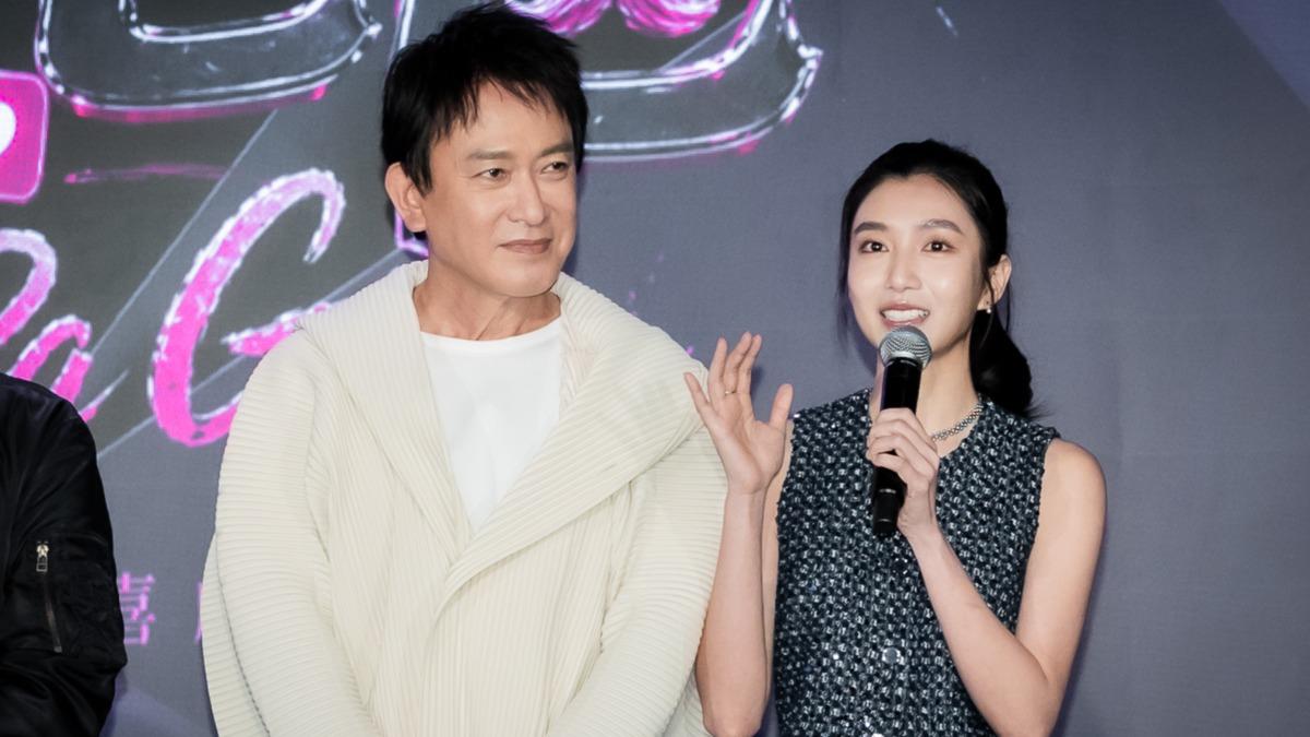 王識賢以及陳怡佳一同出席宣傳《網紅老爸》。(圖/曼尼娛樂提供)