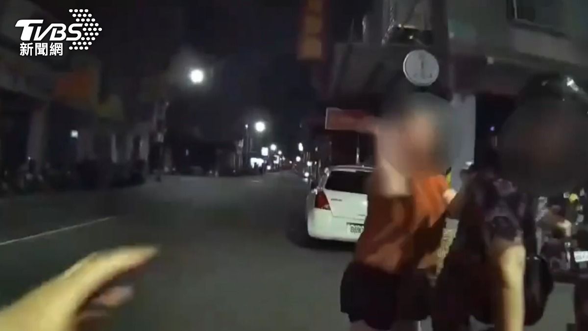 溫馨接送遭爆打!越南醉女嫌男友「愛載不載」猛巴頭還想踹警