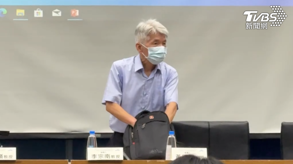 教授剛上台發言就引起一陣騷動，中山大學資工系教授李宗南人氣這麼高，還台上幽默表示，猴子會搶你食物，AI搶你工作，帶入講座話題（圖／TVBS）