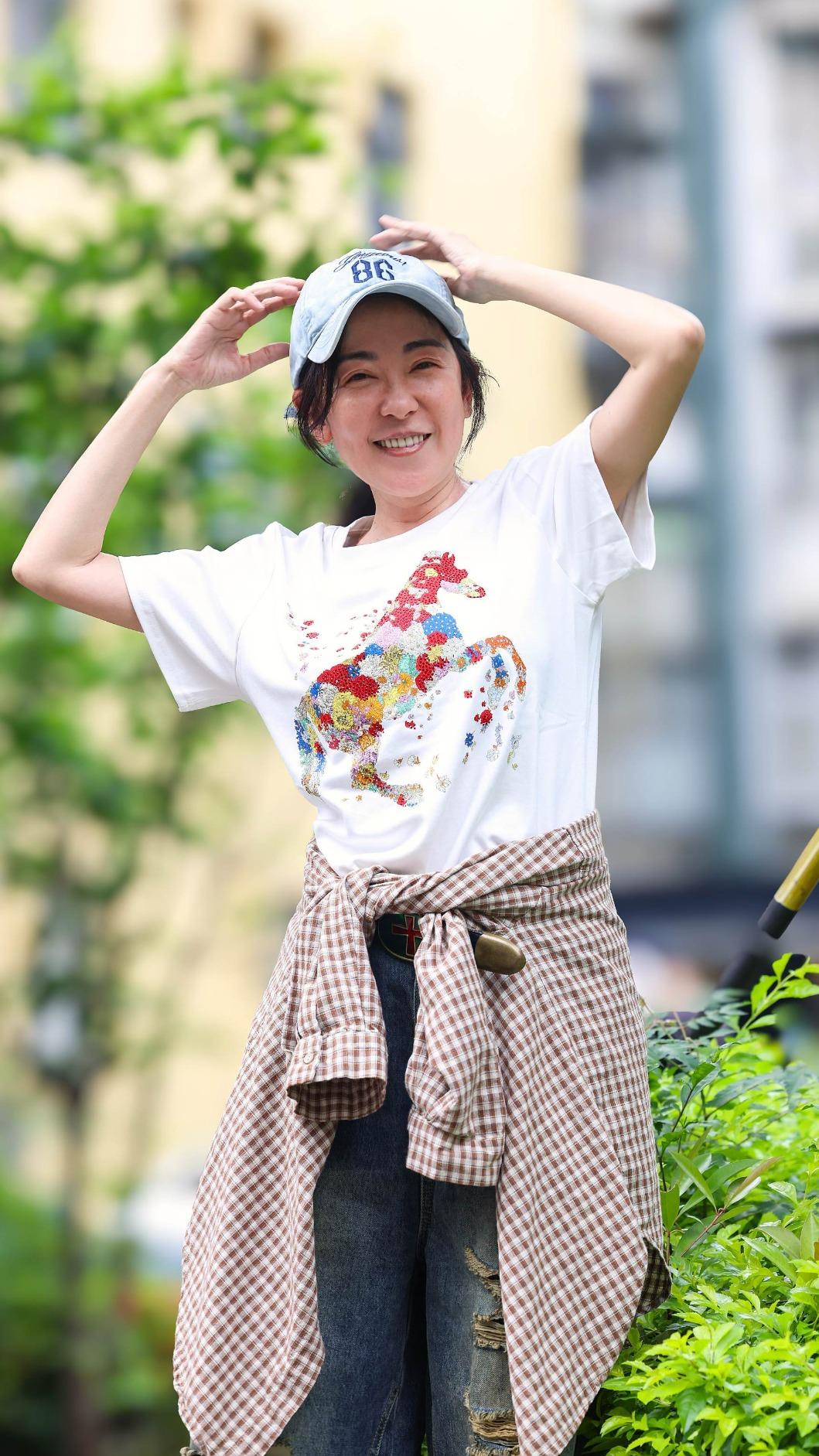 況明潔透露小時候是左撇子。(圖/公視提供)