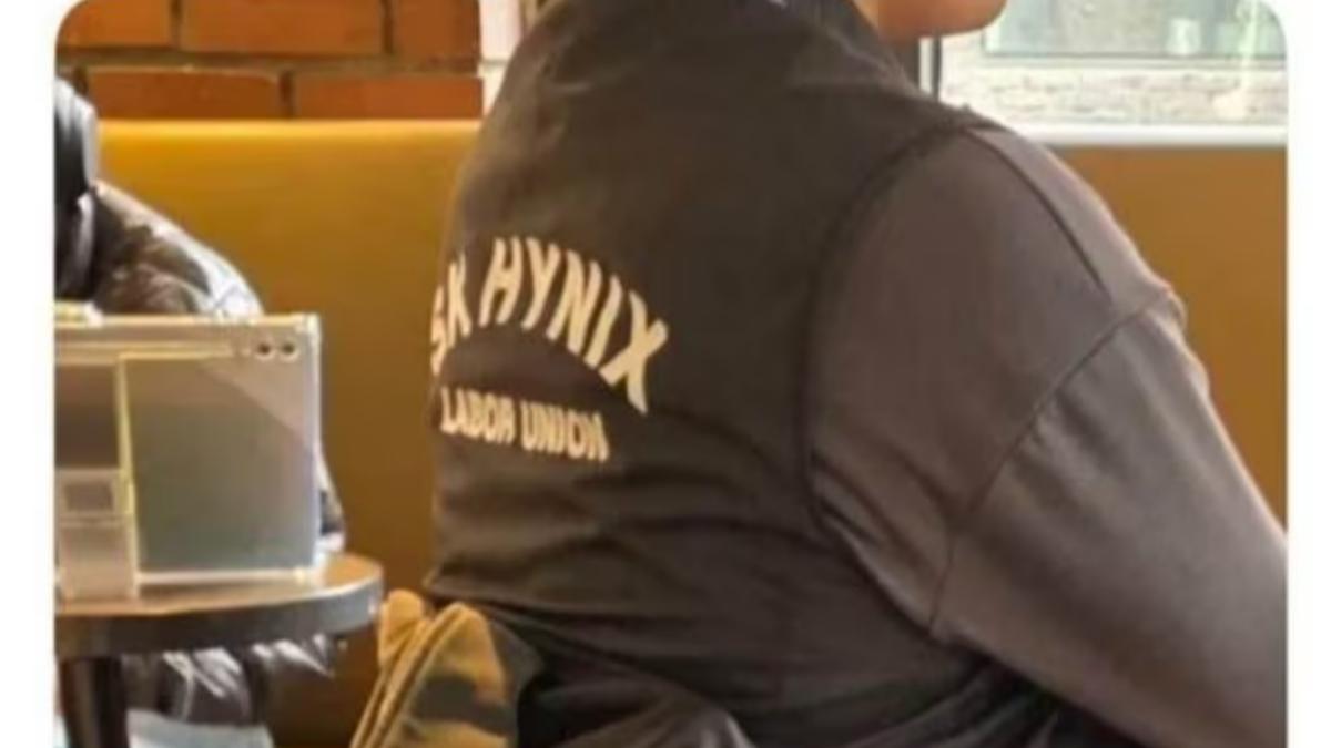 韓國年輕人在聯誼時身穿海力士毛衣，受歡迎程度直逼台積電。(圖/翻攝自Chosun Biz)