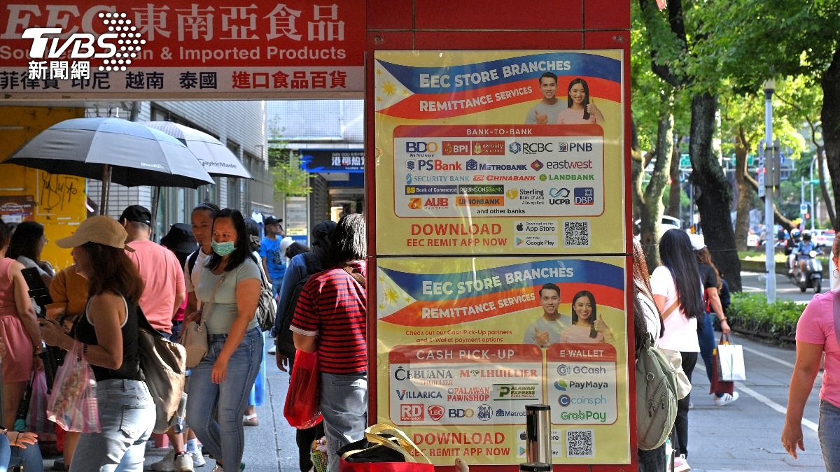 東南亞超市不僅提供跨境匯款服務,更推出電商平台打造移工生活圈。(圖/胡瑞麒攝)