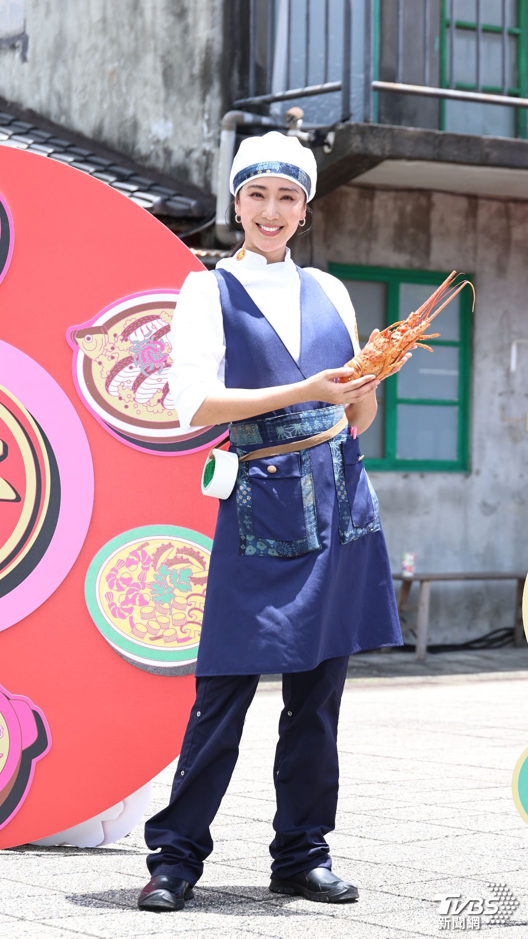 隋棠人生難得一直處在油煙味中。(圖/張哲鳴攝)