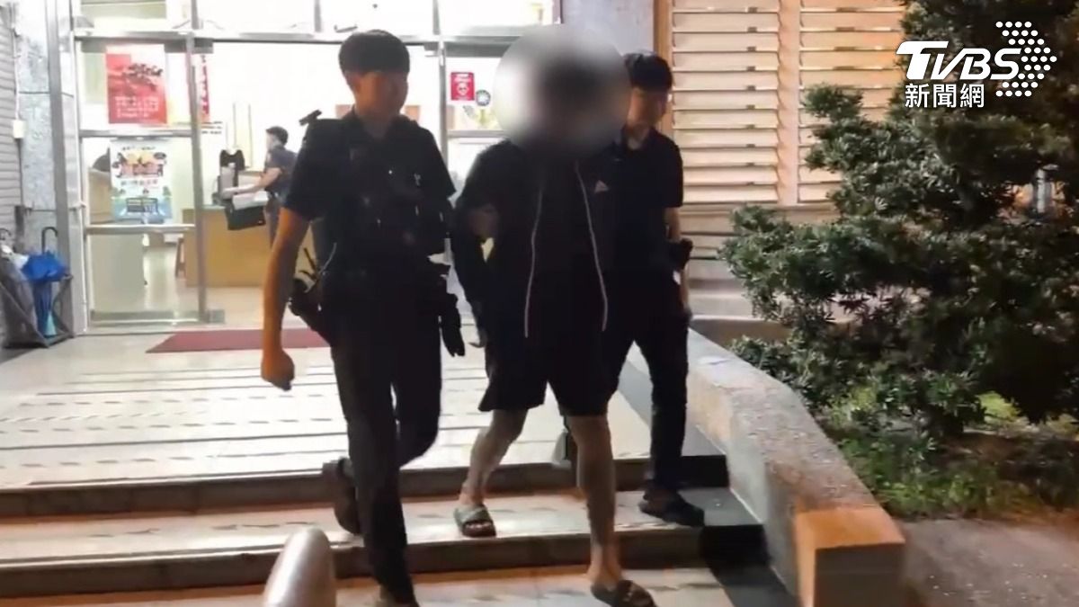 乘客被依毒品罪及傷害罪送辦。(圖/TVBS)