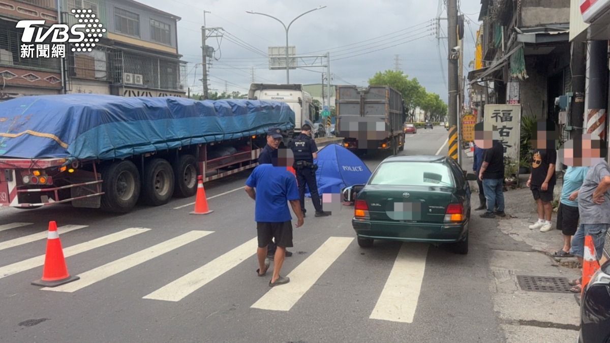快訊/高雄大寮驚悚車禍 大車碾捲女騎士「腦漿流出」慘死