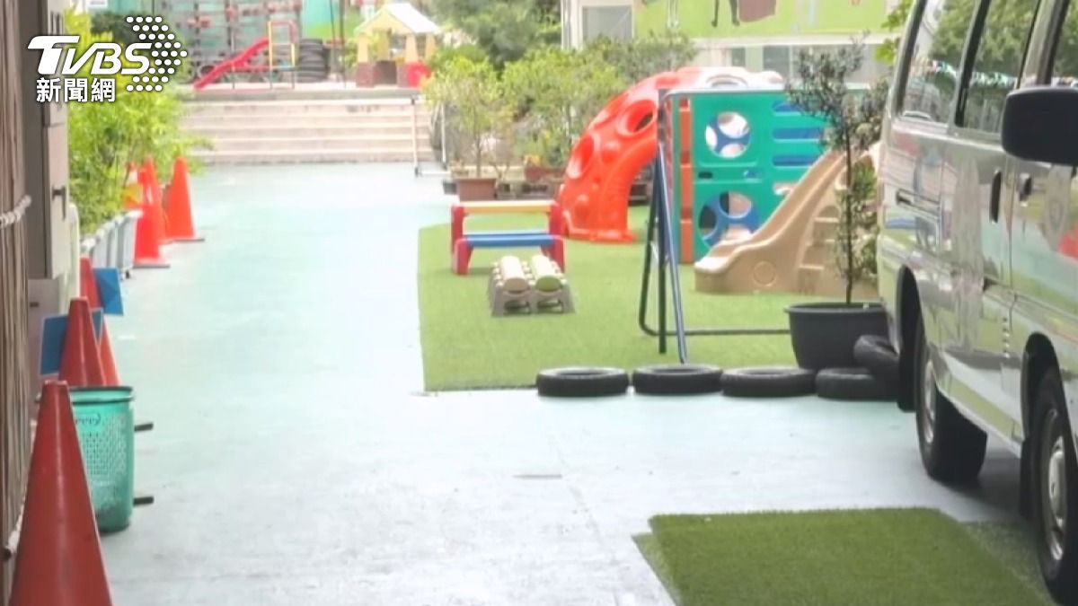 3歲女童幼兒園內遭大狗撲咬! 臉縫8針