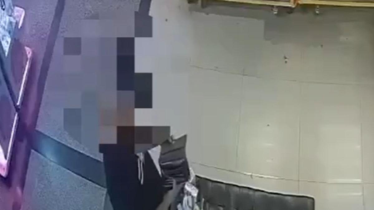 當事人心急錢包不見,乍看以為男子就是小偷,殊不知是烏龍一場。(圖/當事娃娃機店提供)