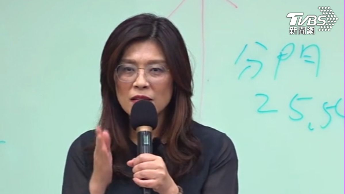 鄭麗文在青年營隊致詞時表示,民主不是比拳頭大,不能因為非自己主張就故意找麻煩。(圖/TVBS)